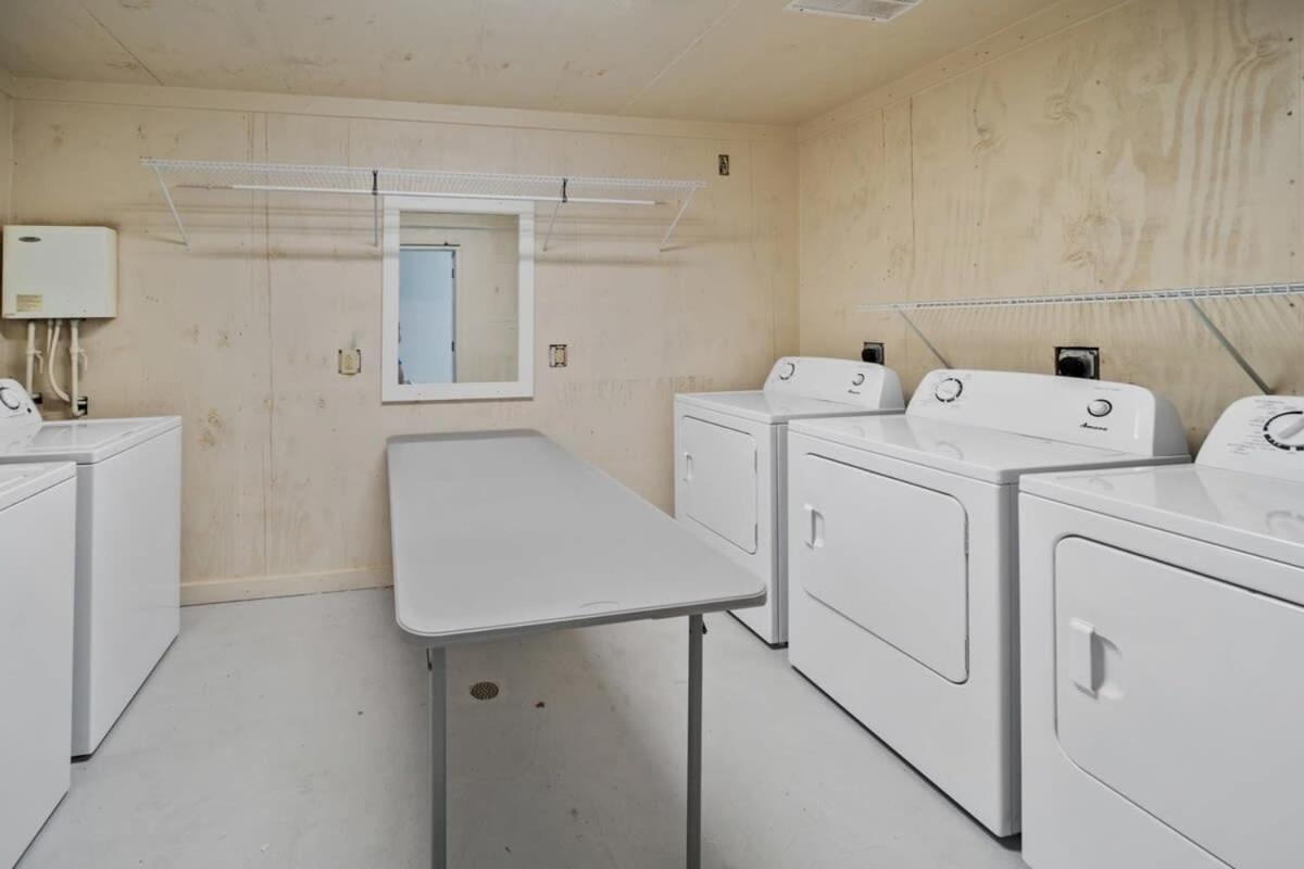 Newly Renovated Condo With Private Balcony! Panama City Beach Bagian luar foto
