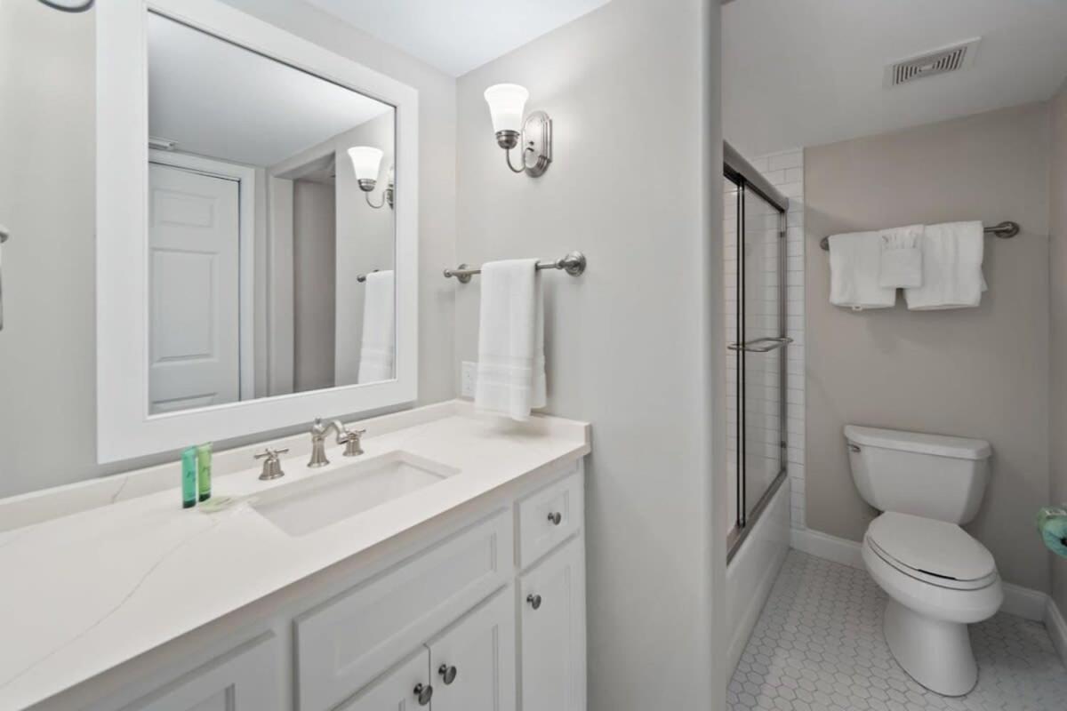 Newly Renovated Condo With Private Balcony! Panama City Beach Bagian luar foto