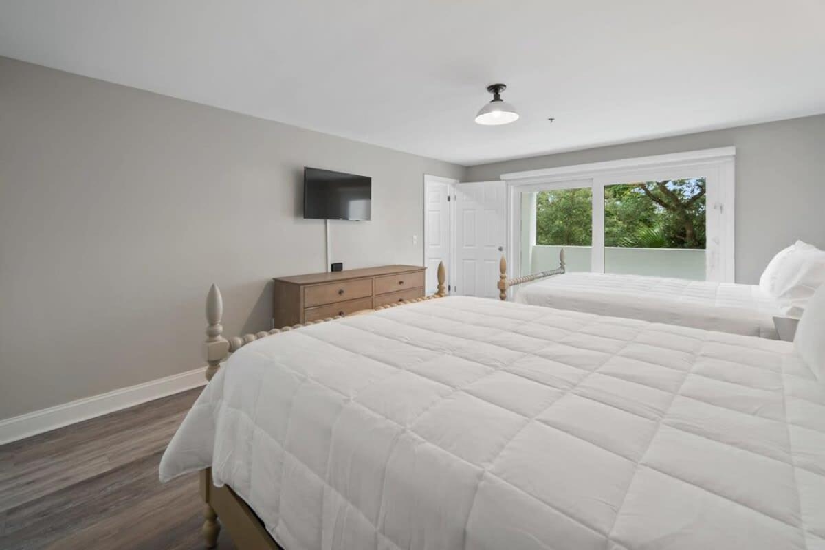 Newly Renovated Condo With Private Balcony! Panama City Beach Bagian luar foto